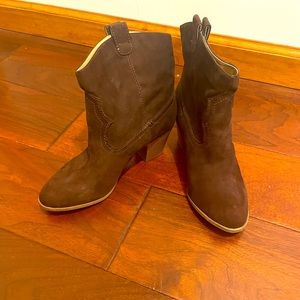 Express booties worn once size 8